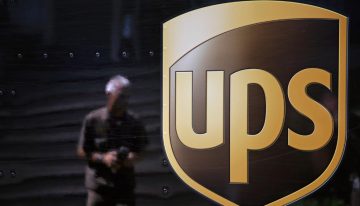 UPS supera previsiones de beneficios en 3T gracias a los despidos por plan de reestructuración