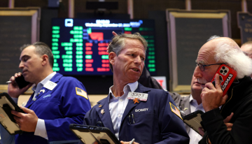 Wall Street opera con ganancias; acciones de Apple suben más de 4%