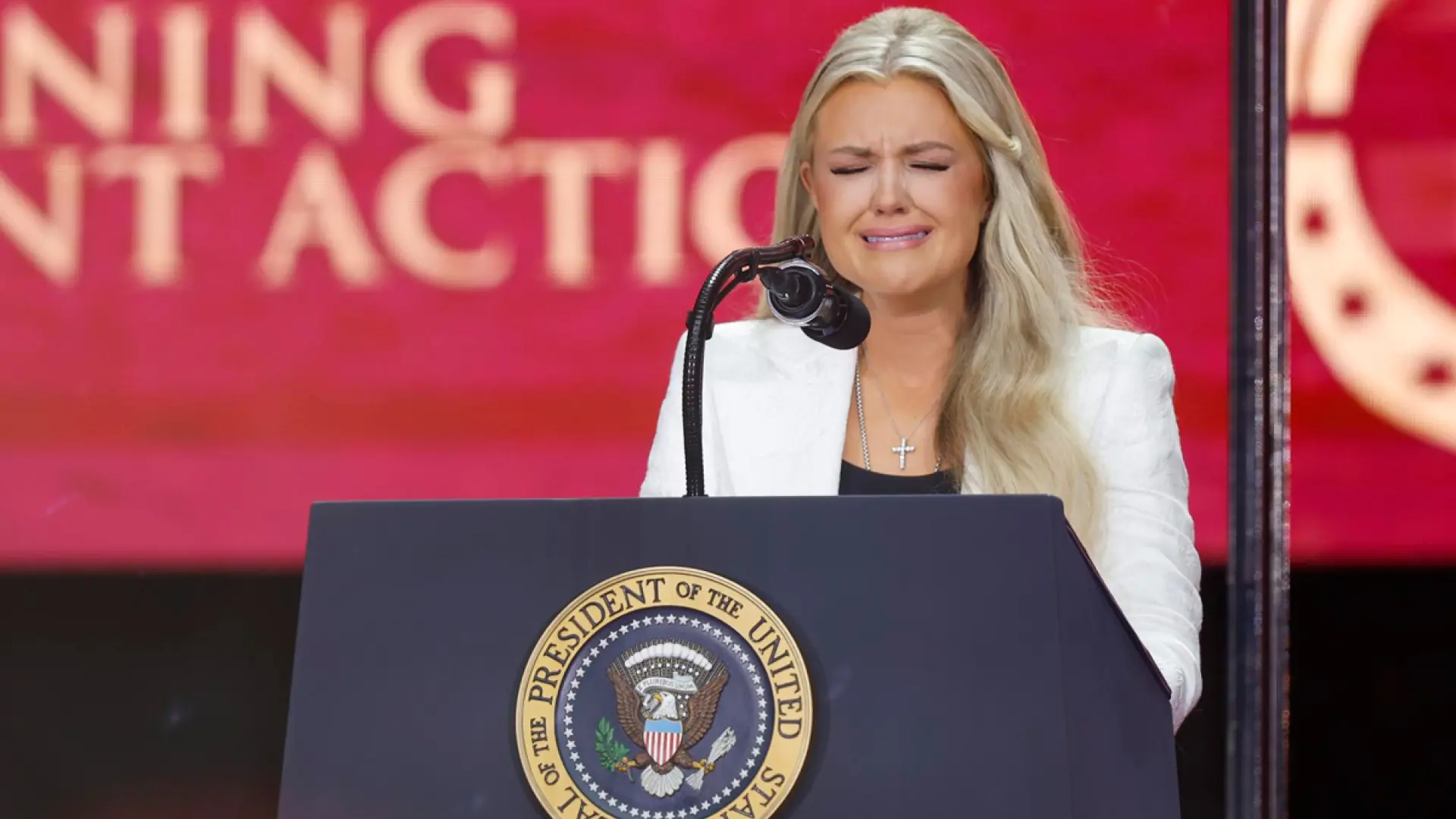 Erika Kirk, casi dos meses después del asesinato de su marido: «Me costó un tiempo volver a entrar en nuestra habitación» Erika Kirk, casi dos meses después del asesinato de su marido: «Me costó un tiempo volver a entrar en nuestra habitación»