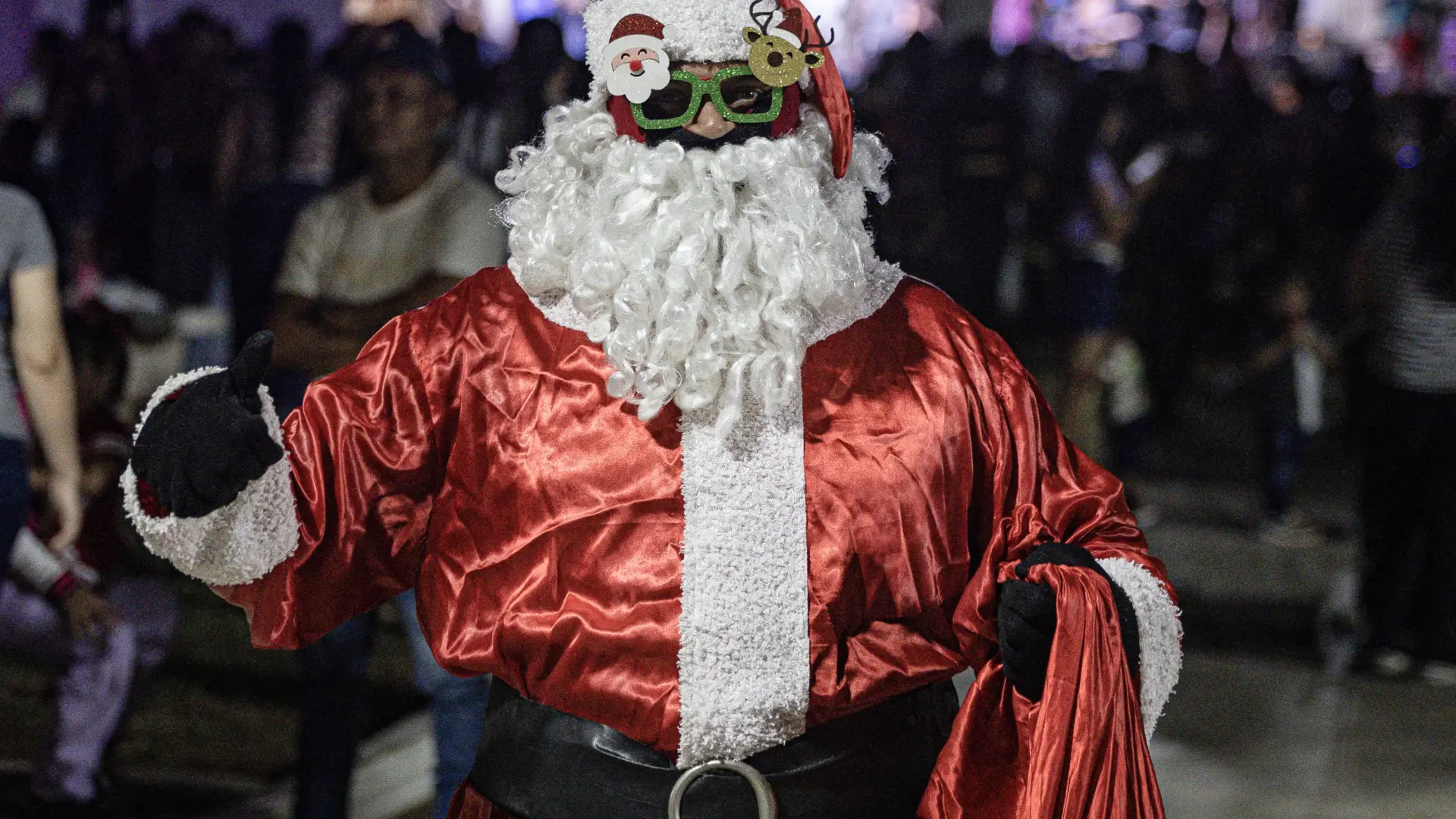 Venezuela enciende una anticipada Navidad y augura la «paz» en medio de la tensión con EEUU por el despliegue militar en el Caribe