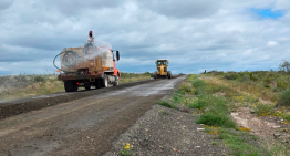 Avanza rehabilitación de camino en Villa de Ramos