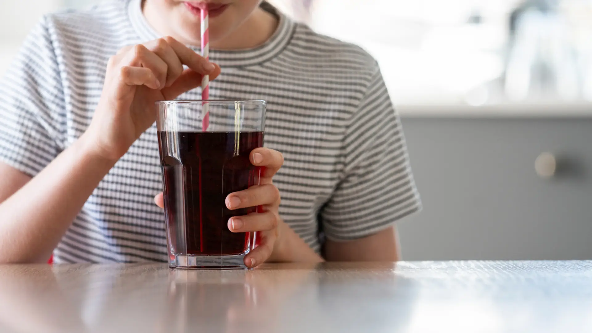 Un estudio asocia el consumo de refrescos, tanto light como azucarados, con un mayor riesgo de enfermedad hepática
