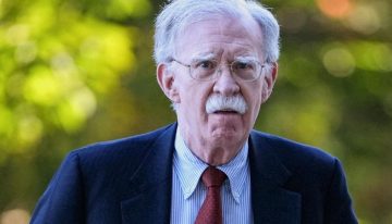 John Bolton, exasesor de Donald Trump, se entrega a las autoridades por caso de secretos oficiales