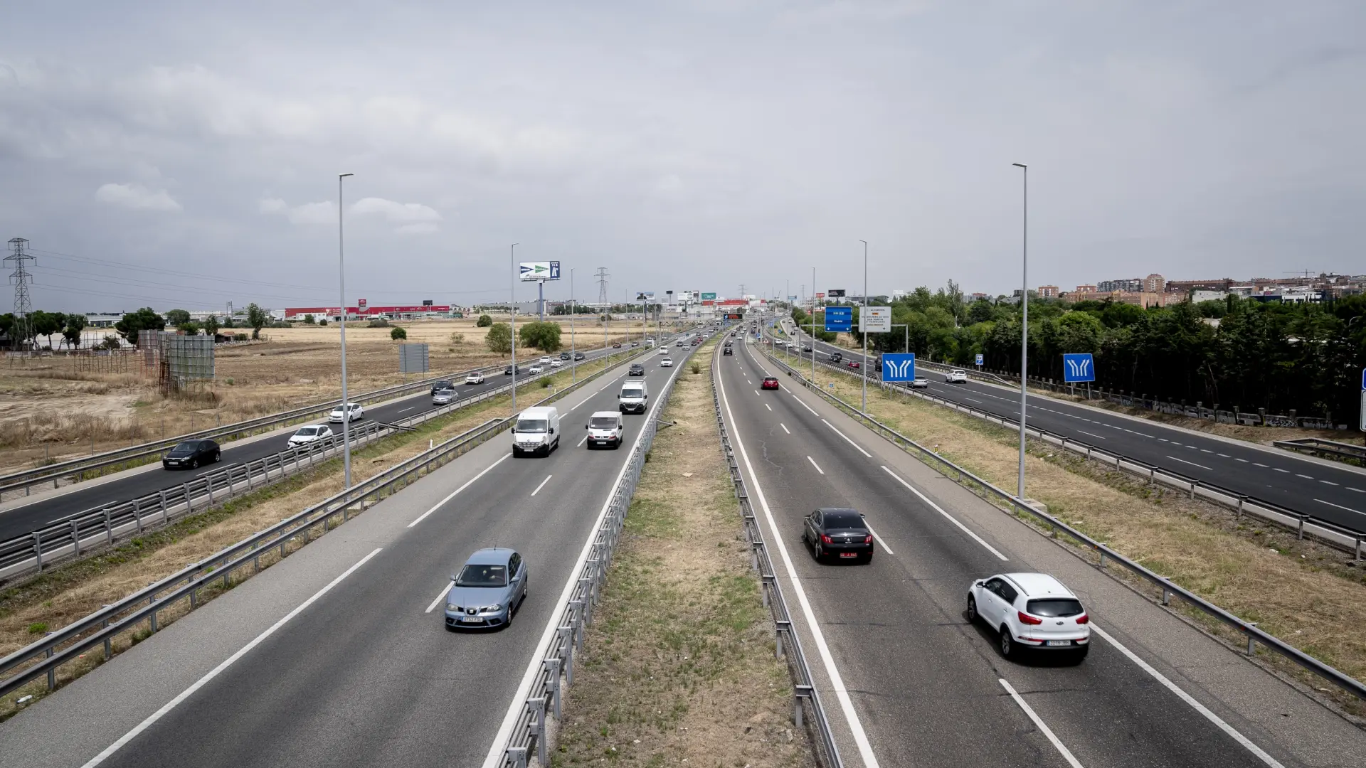 La UE aprueba conducir desde los 17 si es acompañado y la retirada transfronteriza del carnet por infracción grave