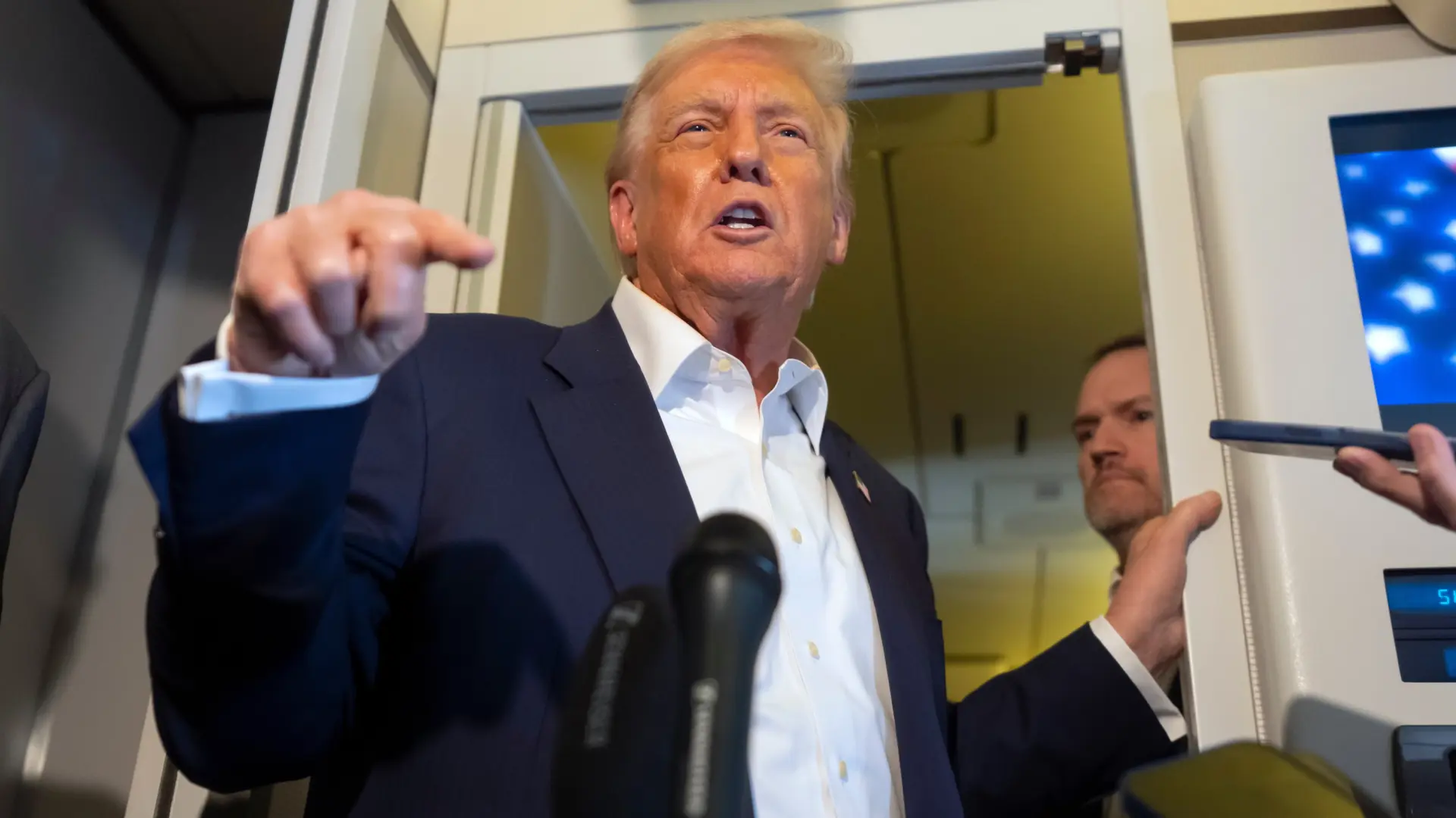 Trump asegura que la victoria de Milei «le hizo ganar mucho dinero a EEUU»