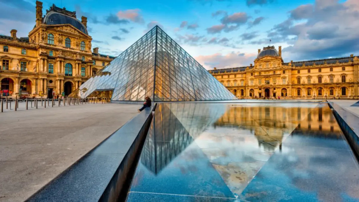 Los sospechosos del robo del Louvre «admiten parcialmente su participación», según la fiscal de París