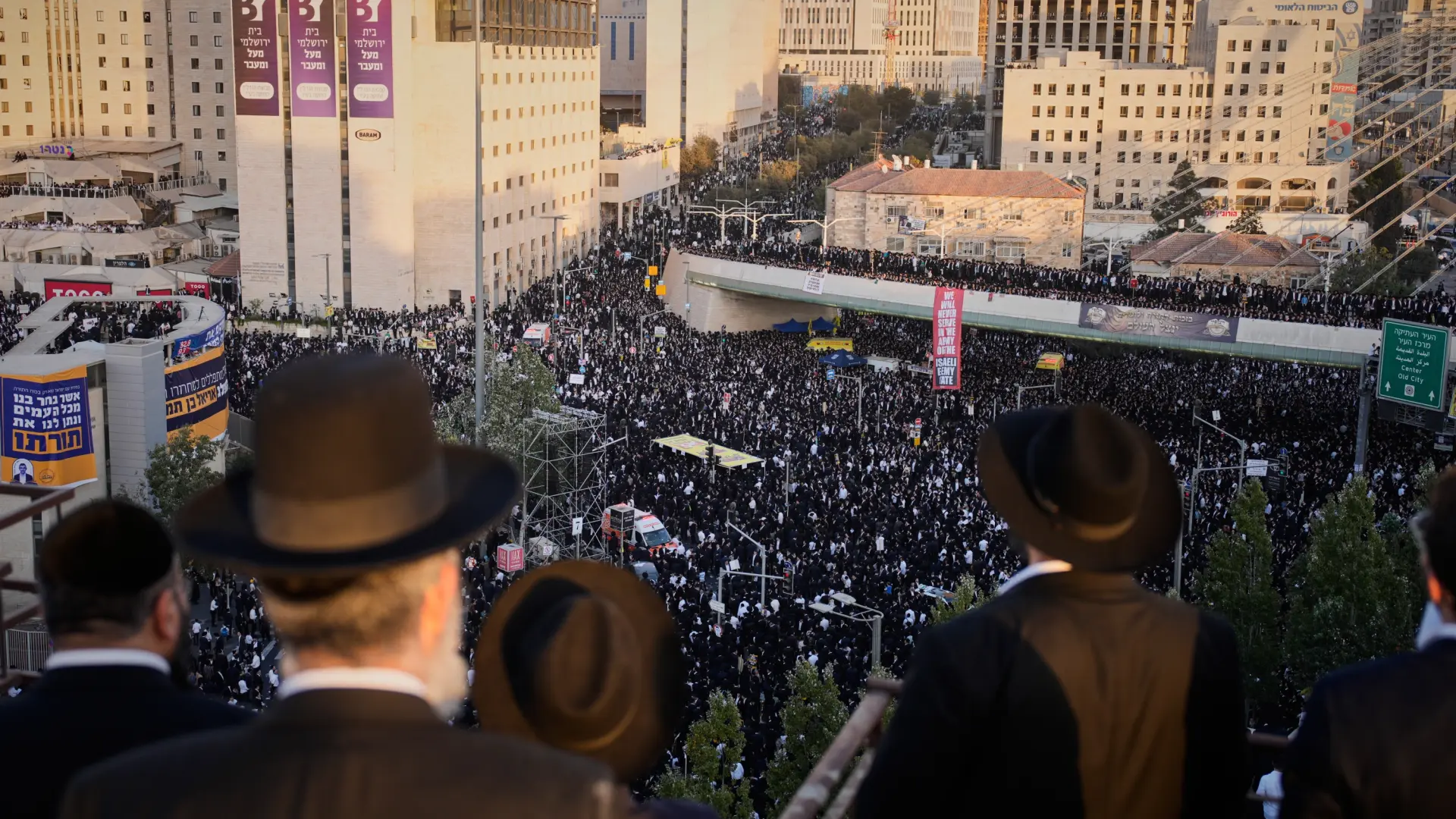 Masiva protesta ultraortodoxa en Jerusalén contra el servicio militar obligatorio: «Nos tratan como criminales»