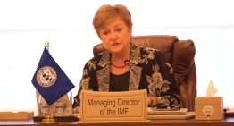 FMI: La economía mundial avanza mejor de lo temido, pero se mantiene la incertidumbre