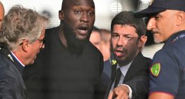El drama de Lukaku, el goleador belga del Napoli que se siente «extorsionado» por su propia familia tras la muerte de su padre