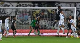 El insólito gol en contra que le sacó el triunfo al líder Riestra y le dio el empate agónico al escolta Vélez en el Torneo Clausura