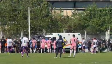 Susto en la Primera B: un futbolista de Sacachispas se golpeó la cabeza contra un paredón de la tribuna