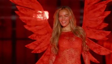 Karol G se convierte en ángel latina en el desfile de Victoria’s Secret 2025
