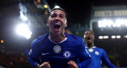 Enzo Fernández volvió a ser vital para el Chelsea, que le ganó sobre la hora al Liverpool de Mac Allister por un gol de una joya brasileña