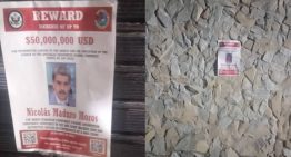 En FOTOS: carteles de recompensa por Maduro aparecieron en diversas regiones de Venezuela