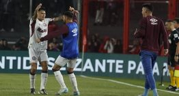 La pesadilla de Independiente no tiene fin: sumó otra derrota ante Lanús, lleva 14 partidos sin ganar y está cada vez más lejos de las copas