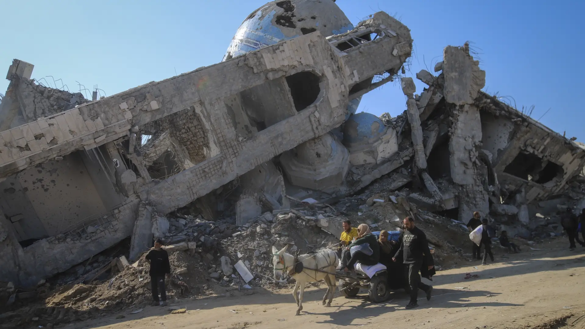 Israel mata a un palestino en el bombardeo a una casa y afirma que almacenaba allí armas para «un ataque inminente» a sus tropas Israel mata a un palestino en el bombardeo a una casa y afirma que almacenaba allí armas para «un ataque inminente» a sus tropas