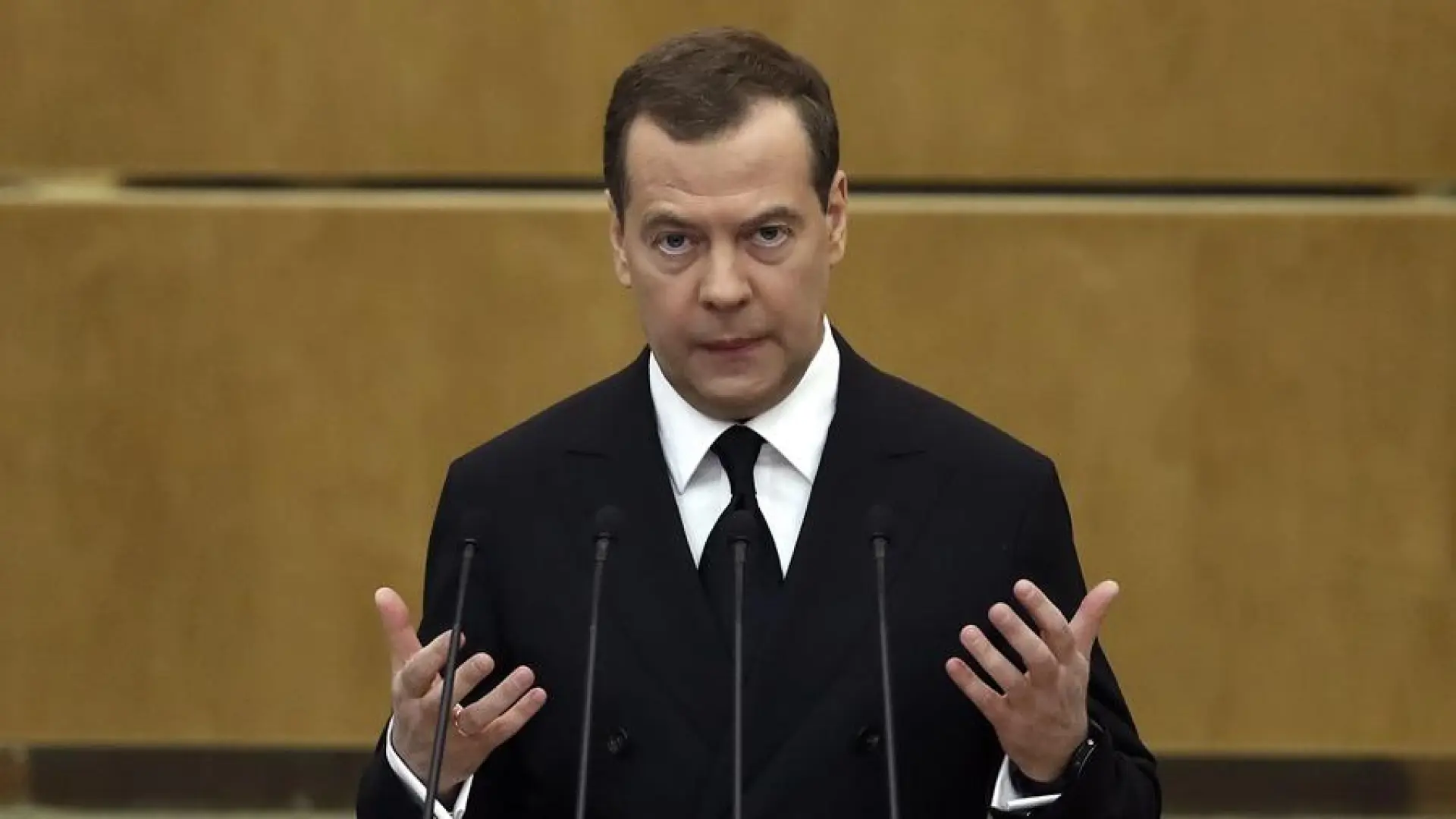 Medvedev, sobre la presencia de drones en Europa: «Lo importante es que experimenten en carne propia los peligros de la guerra»