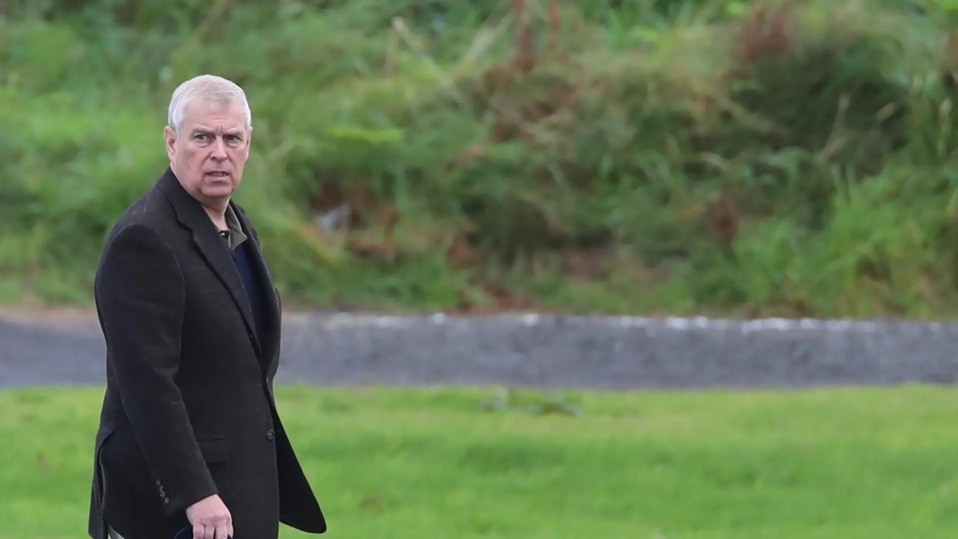 Sin títulos ni honores