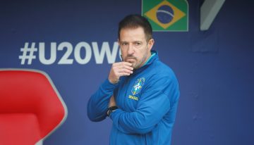 Brasil echó al DT de la Sub 20 tras un nuevo fracaso: por qué en el país vecino otra vez se habla de «la maldición del gato»