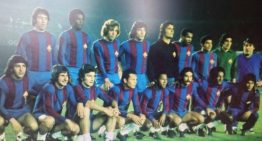 El DÃa Mundial del Fútbol, el «invento» de la FIFA que no funcionó: un América vs Europa en una cancha semivacÃa, el argentino que se convirtió en héroe y la estrella que perdió 4 mil dólares El DÃa Mundial del Fútbol, el «invento» de la FIFA que no funcionó: un América vs Europa en una cancha semivacÃa, el argentino que se convirtió en héroe y la estrella que perdió 4 mil dólares