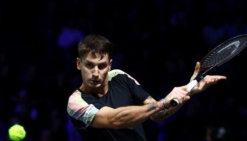 Camilo Ugo Carabelli vs Alexander Zverev, por el Masters 1000 de Paris: minuto a minuto, en directo