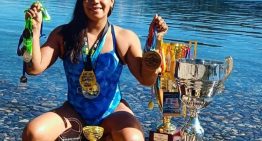 Nadar para poder caminar: la historia de Mayte Puca, de estar postrada y vivir una infancia de dolor a no parar de ganar maratones acuáticas