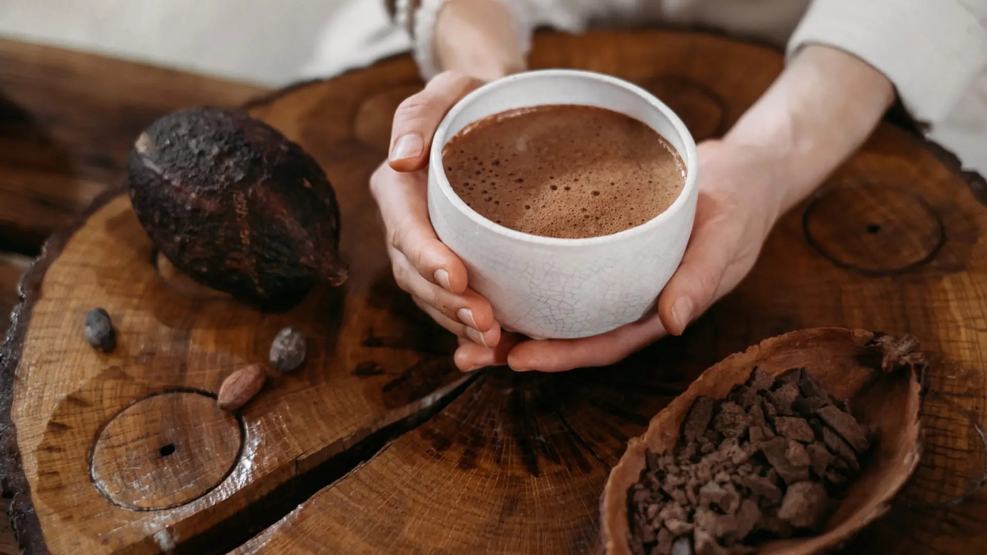 William Li, médico especialista en nutrición, sobre tomar dos tazas de chocolate caliente: «Duplican nuestras células madre»