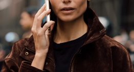 Izaskun Ruiz, farmacéutica: «Lavarse la cara con agua caliente provoca deshidratación y pérdida de luminosidad ya que favorece la pérdida de colágeno»