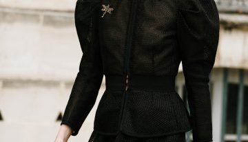 Si buscas el vestido perfecto para tus cenas prenavideñas, lo vas a encontrar en la sección Special Prices de Zara: de crepe, en color negro y muy elegante