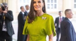 El vestido de Victoria Beckham que adoran las royals de todo el mundo es ya todo un icono de su firma