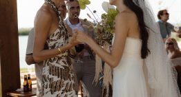 Marta Ortiz nos cuenta cómo encontraron el vestido de novia vintage de su hermana Paula