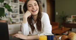 Mario Alonso Puig, médico y escritor: «El cerebro necesita parar aproximadamente cada 90 minutos, las pausas no son una pérdida de tiempo, sino una inversión en bienestar y equilibrio»