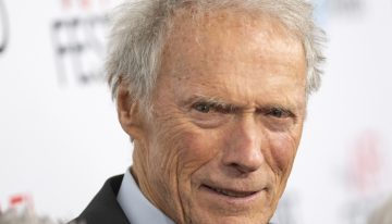 «No dejar entrar al viejo», la receta contra el edadismo de Clint Eastwood que favorece la longevidad a cualquier edad