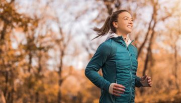 Álvaro Puche, entrenador personal: «Para una persona que se levante con la salida del sol y desarrolle su día con la luz natural, lo mejor es salir a caminar a las 6 de la mañana»
