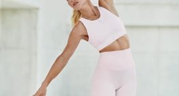 Elsa Pataky: «Hace años me obsesionaban los cuerpos musculados y hacía abdominales cada vez que podía. Hoy sé que esa estética no se consigue solo con eso, pero ayuda mucho»