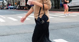 Guía práctica para invertir en un bolso de ciudad, por la mujer que los tiene todos: Katie Holmes