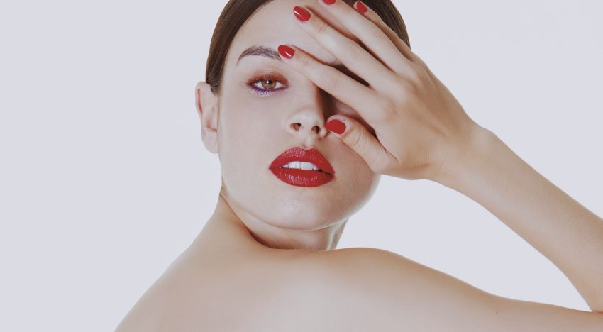 Estos son los colores de máscaras de pestañas que más rejuvenecen y son tendencia según los maquilladores