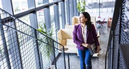 Juan Ruiz López, entrenador personal: «Subir las escaleras es el mejor hábito de todos, porque tiene un cierto componente de trabajo de fuerza y a su vez tiene un impacto aeróbico»