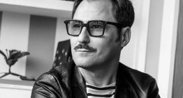 David Francés, maquillador: «El pintalabios es un dos en uno porque funciona como colorete y aplicado en la zona alta del hueso, permite conseguir un efecto lifting inmediato»