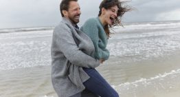 Arthur Brooks, experto en felicidad: «Hay cuatro reglas para salvar un matrimonio y la primera es divertirse más juntos»