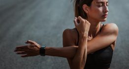 Álvaro Puche, entrenador personal: «Solo con llevar los brazos, en vez de cruzados, al frente o en forma de jarra, ya está cambiando la composición de la sangre y hace que el cortisol baje»