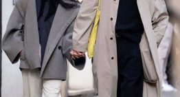 La foto viral del día con la pareja más 'cool' del momento por las calles de Roma es el mejor resumen de la carta a los Reyes de la moda de cualquier editora