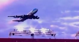 Donald Trump hizo un peligroso sobrevuelo con el Air Force One, llegó tarde a un partido de la NFL y fue abucheado