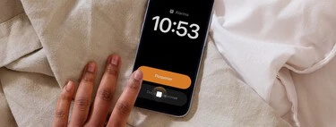 Me he quedado dormido muchas veces "por culpa" de la alarma del iPhone. Con iOS 26.1 se añade la opción definitiva para evitarlo