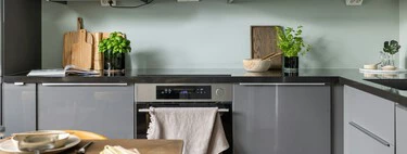 Lidl vende por 7 euros el accesorio perfecto para proteger la vitrocerámica y añadir espacio de trabajo a la encimera