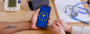 El sencillo trámite que te puede librar de un susto en vacaciones: así puedes llevar en tu iPhone la Tarjeta Sanitaria Europea