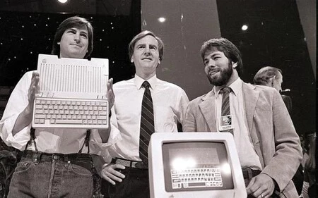 Steve Jobs, John Sculley y Steve Wozniak