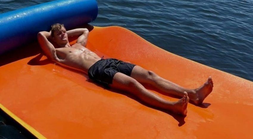 Paul Aron, el piloto de Alpine relegado por Colapinto, se sacó la bronca con unas exóticas vacaciones por Brasil