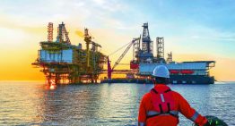 Precios del petróleo caen tras reanudarse las cargas en un centro de exportación ruso atacado