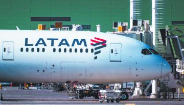 LATAM Airlines dice que ha suspendido 173 vuelos, afectando unos 20,000 pasajeros por huelga de pilotos